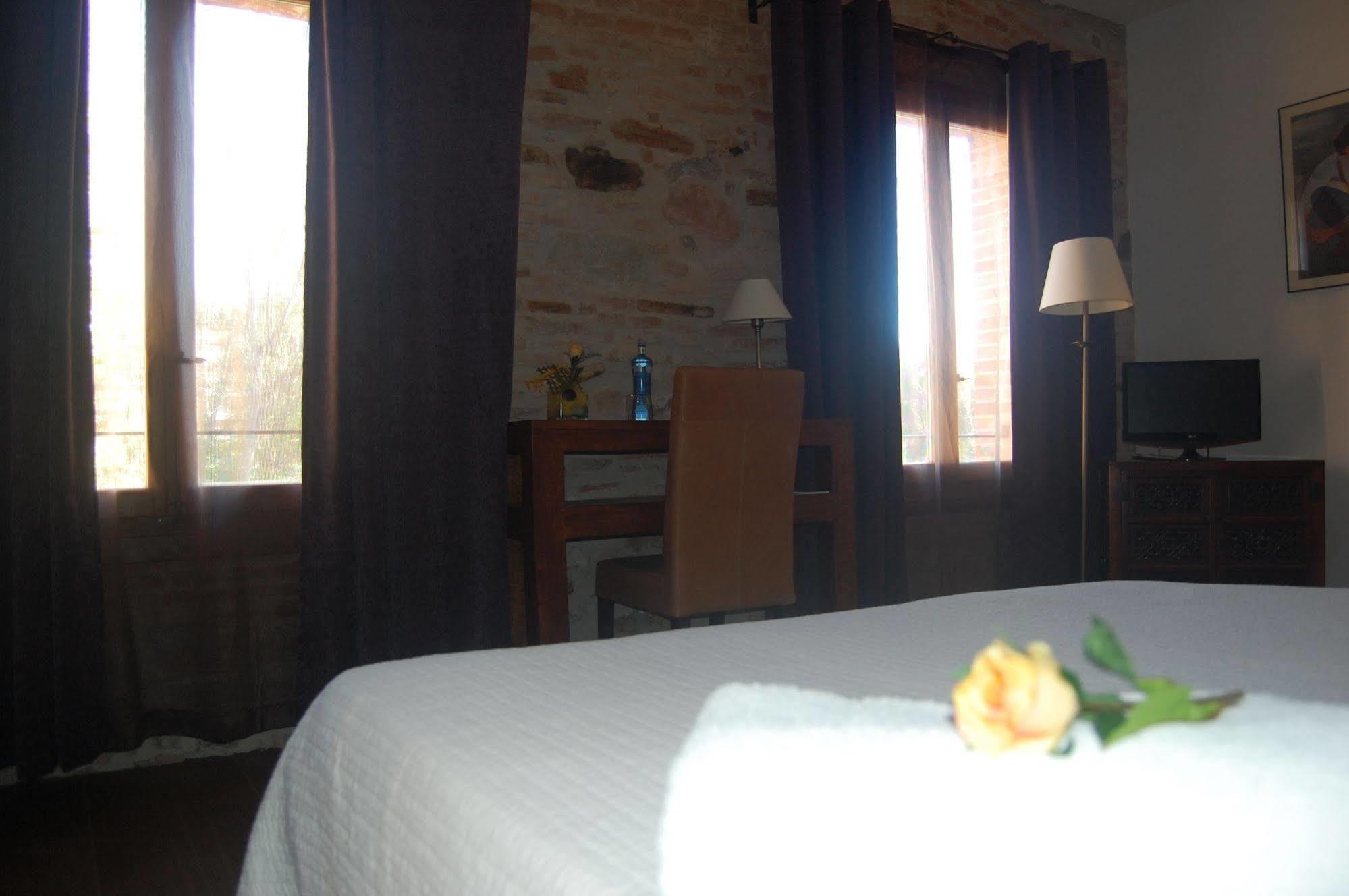 Hotel Moli De La Torre Bigues I Riells Exterior photo